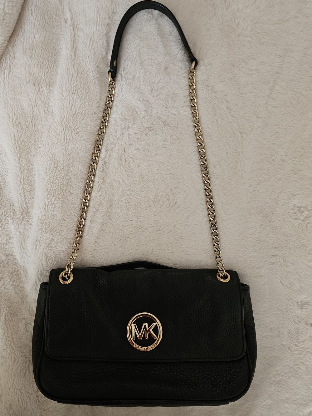 Michael Kors Black Pebbled Leather Shoulder Bag with Gold MK Emblem - Picture 2 of 2